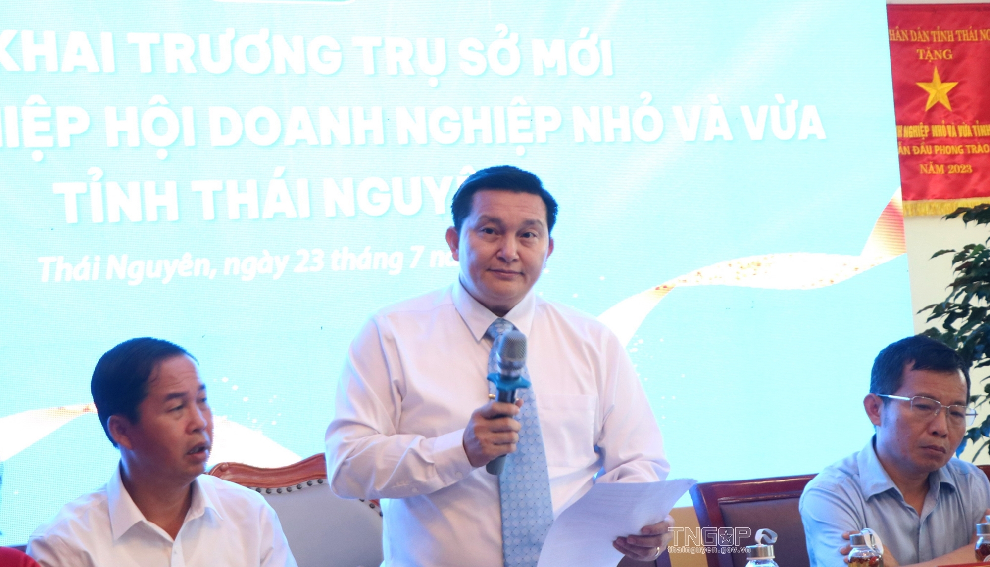 Anh-tin-bai